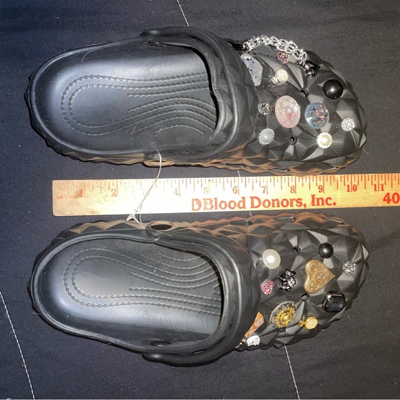 Geometric Black Embellished Clogs with steampunk Charms 40-41 (w9 m7) nwot - Picture 7 of 9